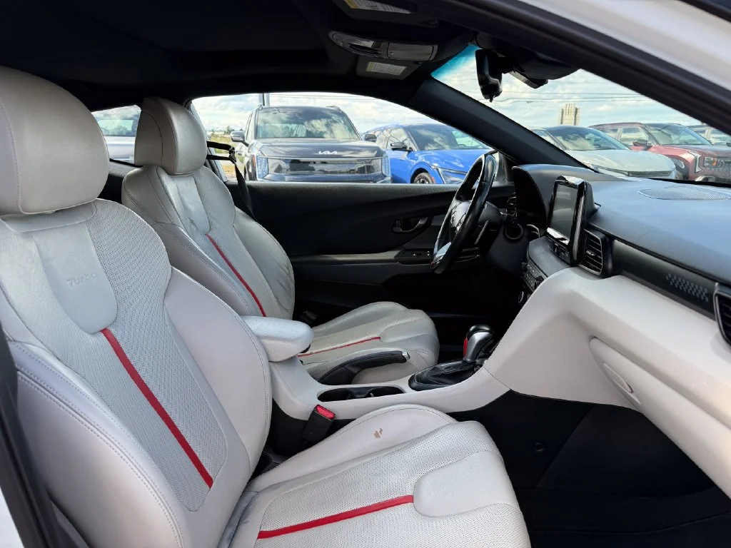 Used 2019 Chalk White w/Black Roof Hyundai Turbo Ultimate image 12