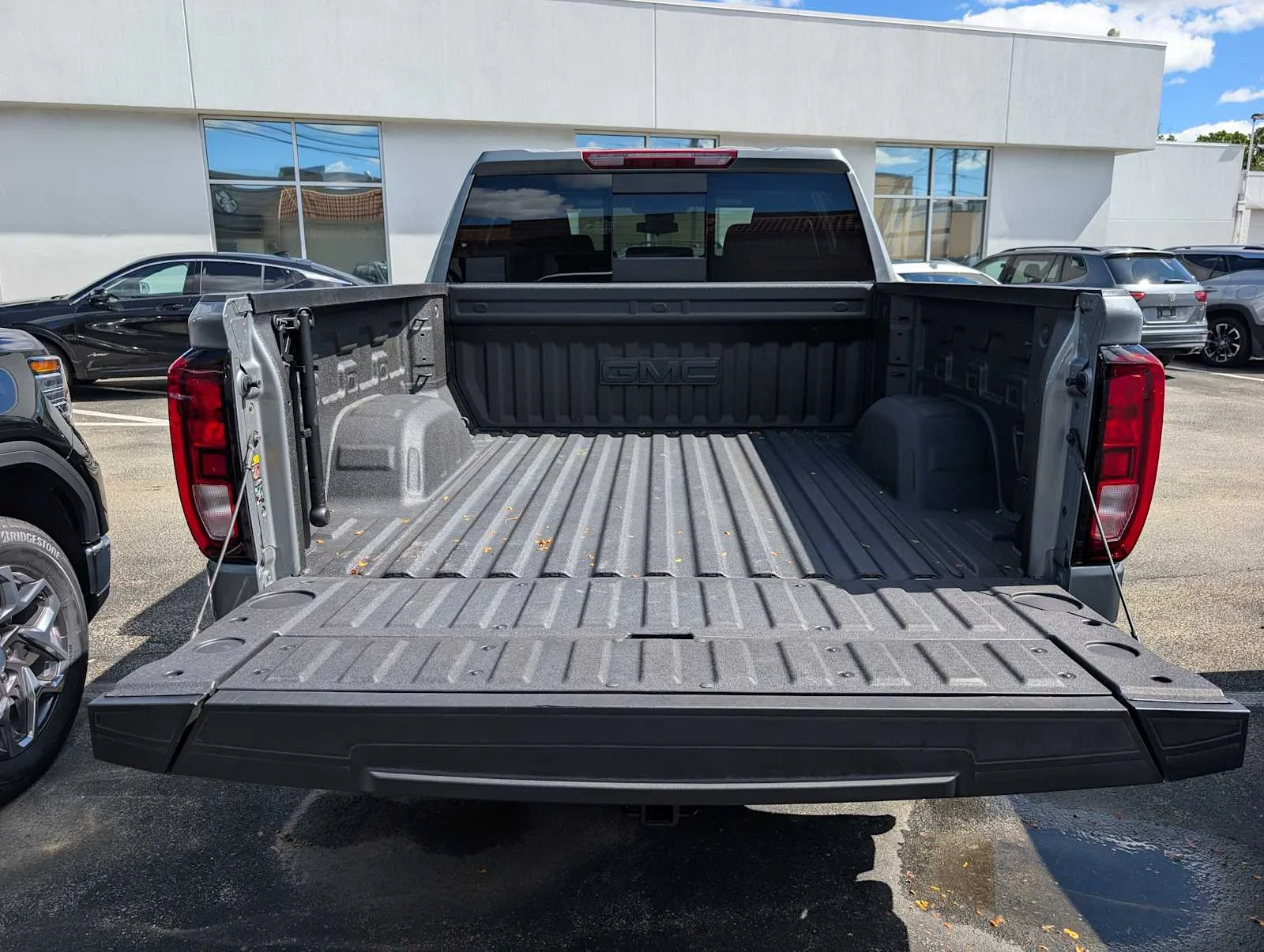 New 2026 Sterling Metallic GMC Elevation image 8