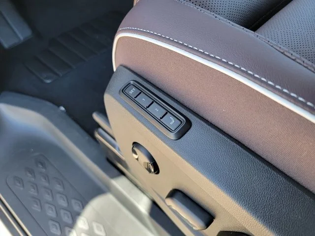 2025 Volkswagen ID. Buzz Pro S - Photo 31