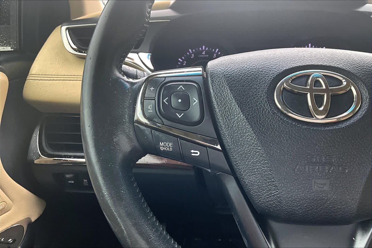 Used 2013 Blizzard Pearl Toyota Limited image 23