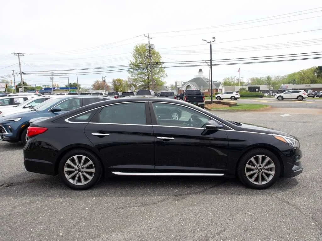 Used 2017 Black Hyundai Limited image 6
