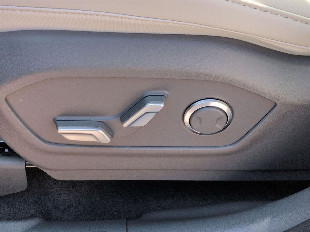 2026 Hyundai Santa Fe SEL - Photo 13