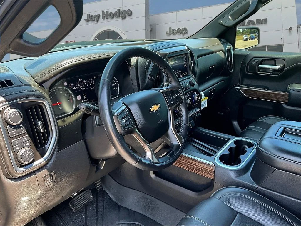 Used 2021 Black Chevrolet High Country image 20