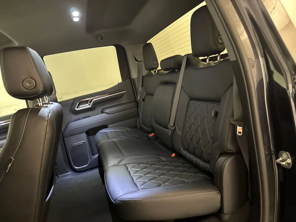 Used 2022  GMC Elevation image 28