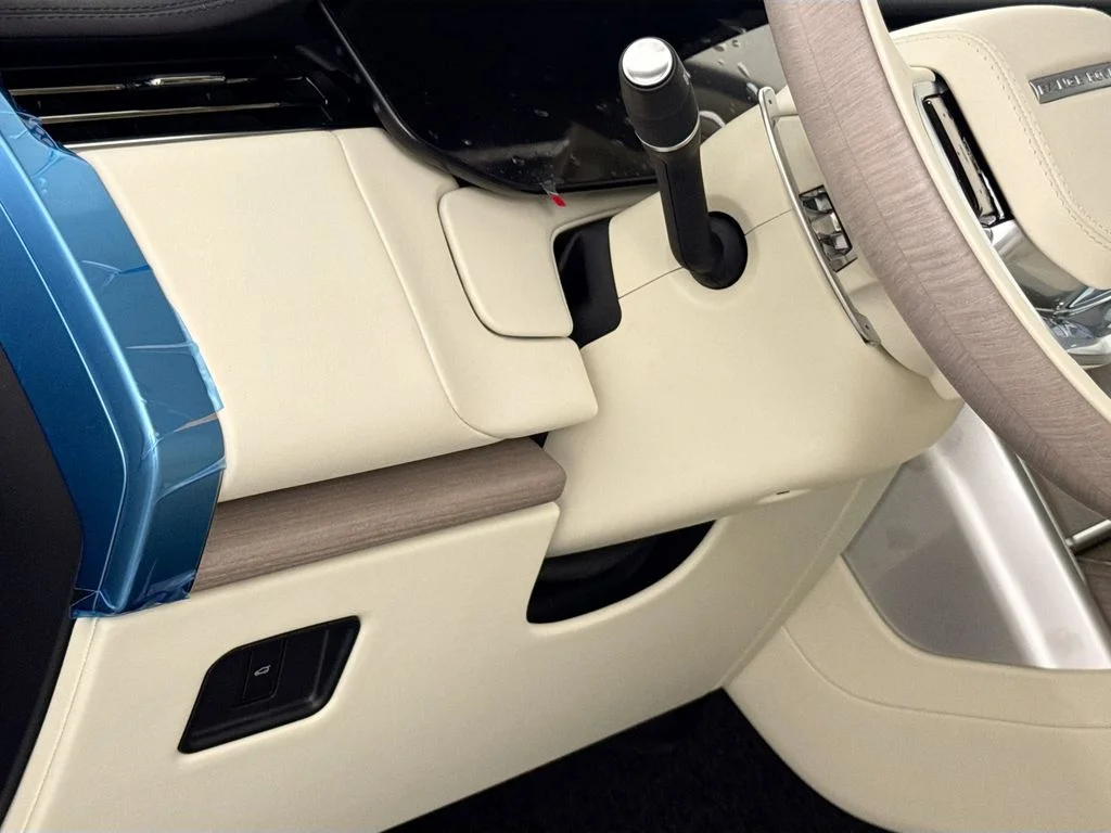 New 2026 Varesine Blue Land Rover SE image 10