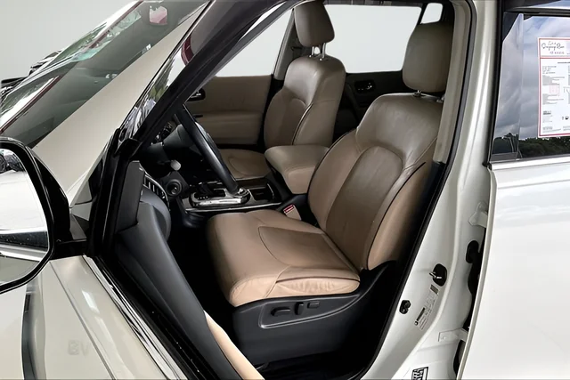Used 2019 White Nissan SL image 18