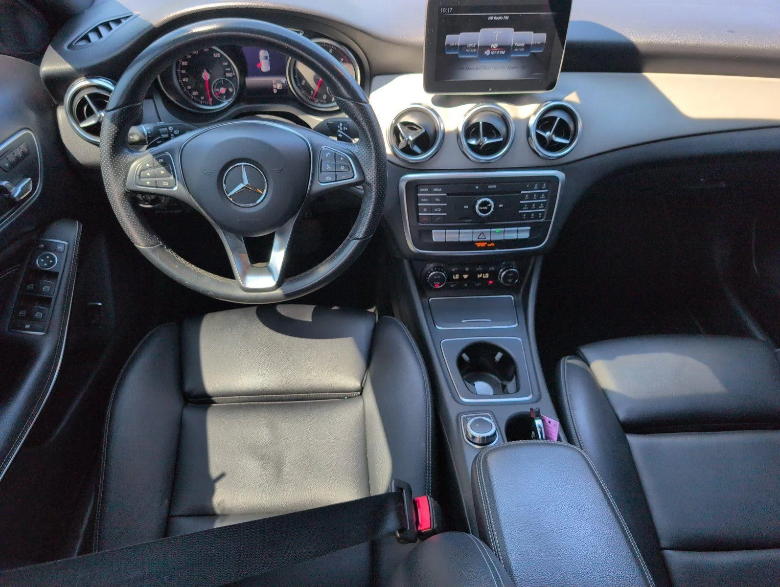 Used 2020 Night Black Mercedes-Benz GLA 250 image 33