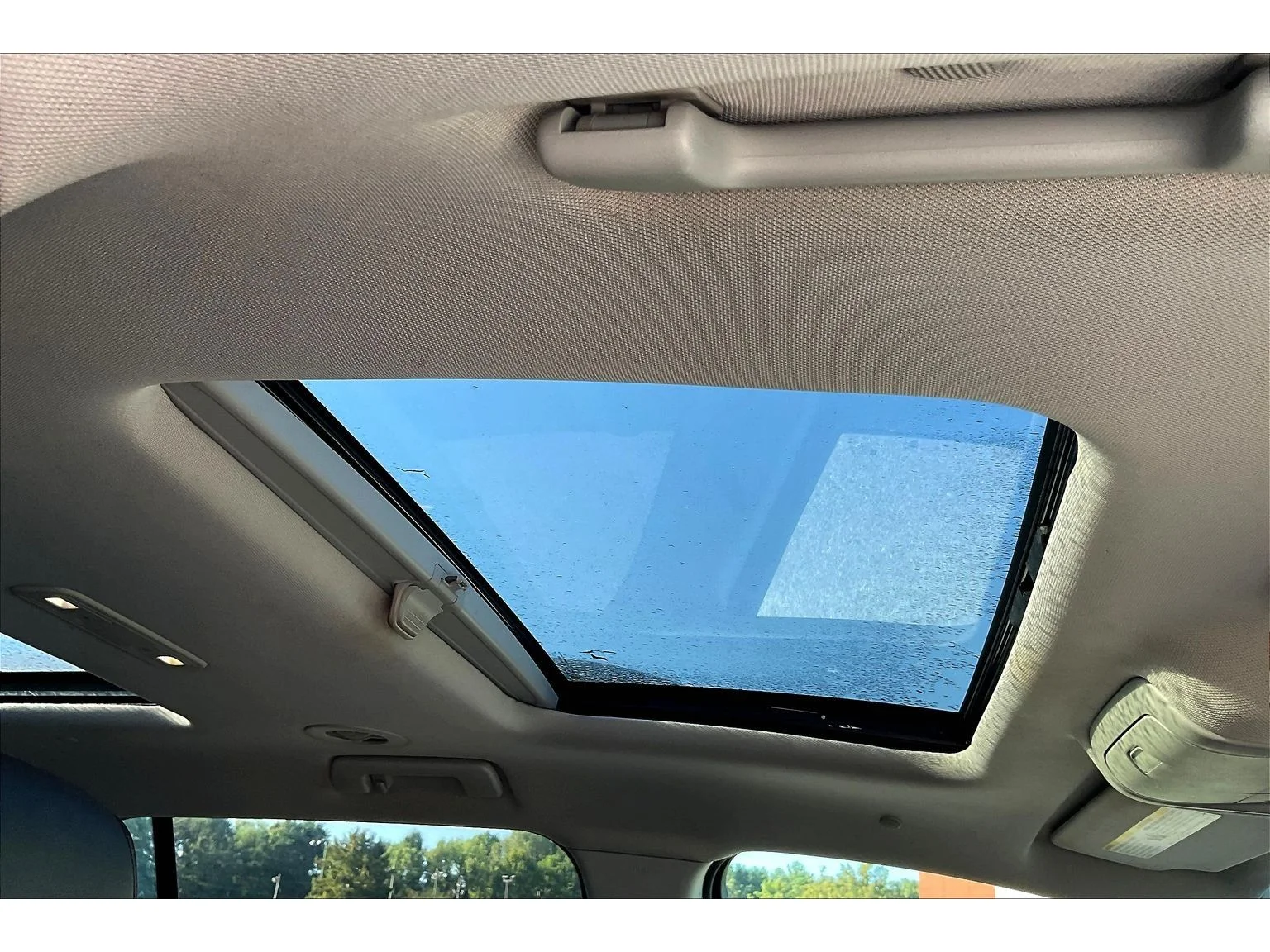 Used 2018 WHITE FROST TRICOAT GMC SLT image 15