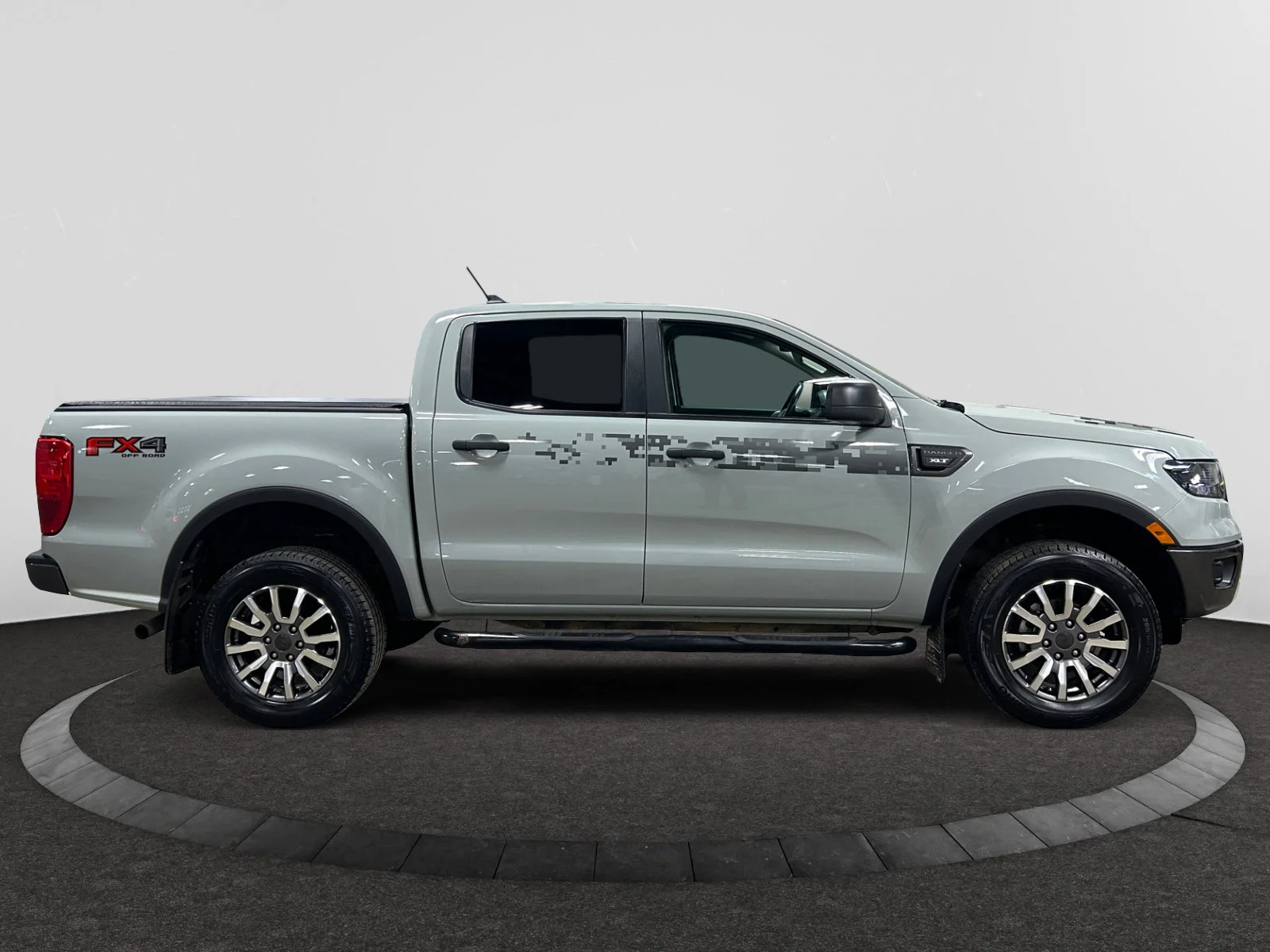 Used 2022 CACTUS GREY Ford XLT SuperCrew image 6