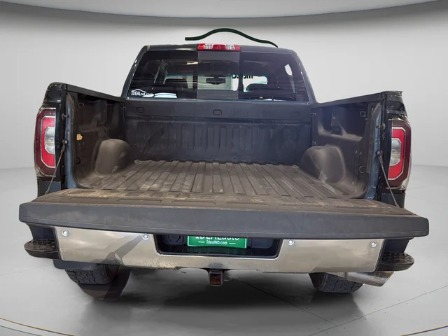 Used 2018 Gray GMC SLT image 19