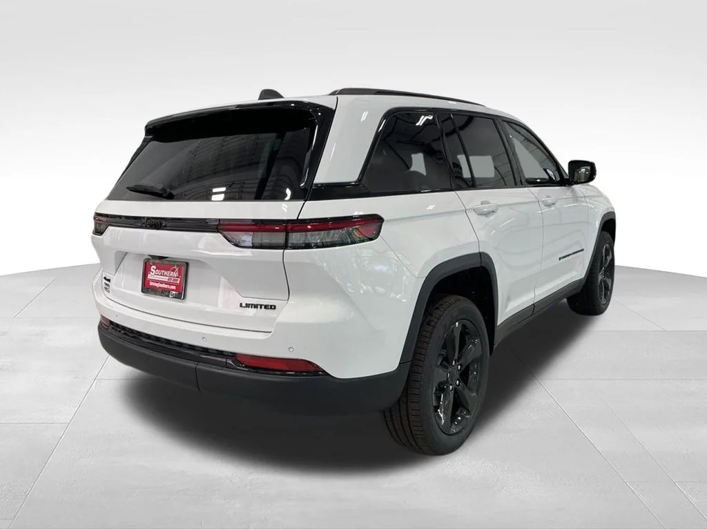New 2025 Bright White Clear-Coat Exterior Paint Jeep Limited image 5
