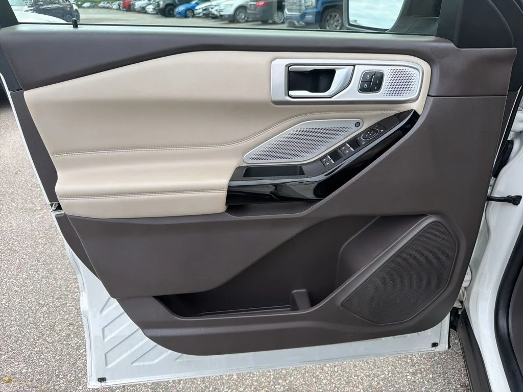 Used 2023 White Ford Platinum image 12