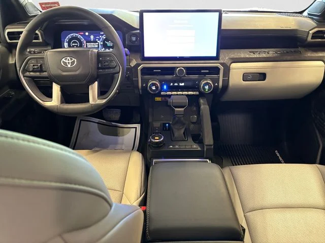 Used 2025 Wind Chill Pearl Toyota Limited image 11