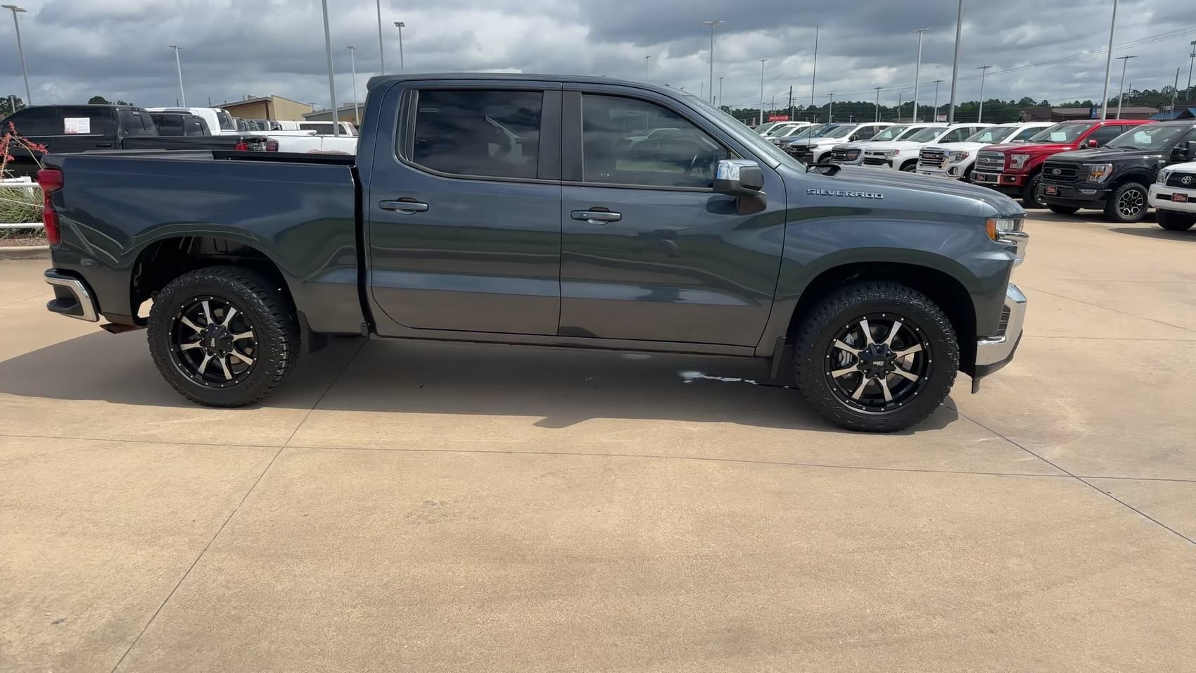 Used 2022 Shadow Gray Metallic Chevrolet LT image 2
