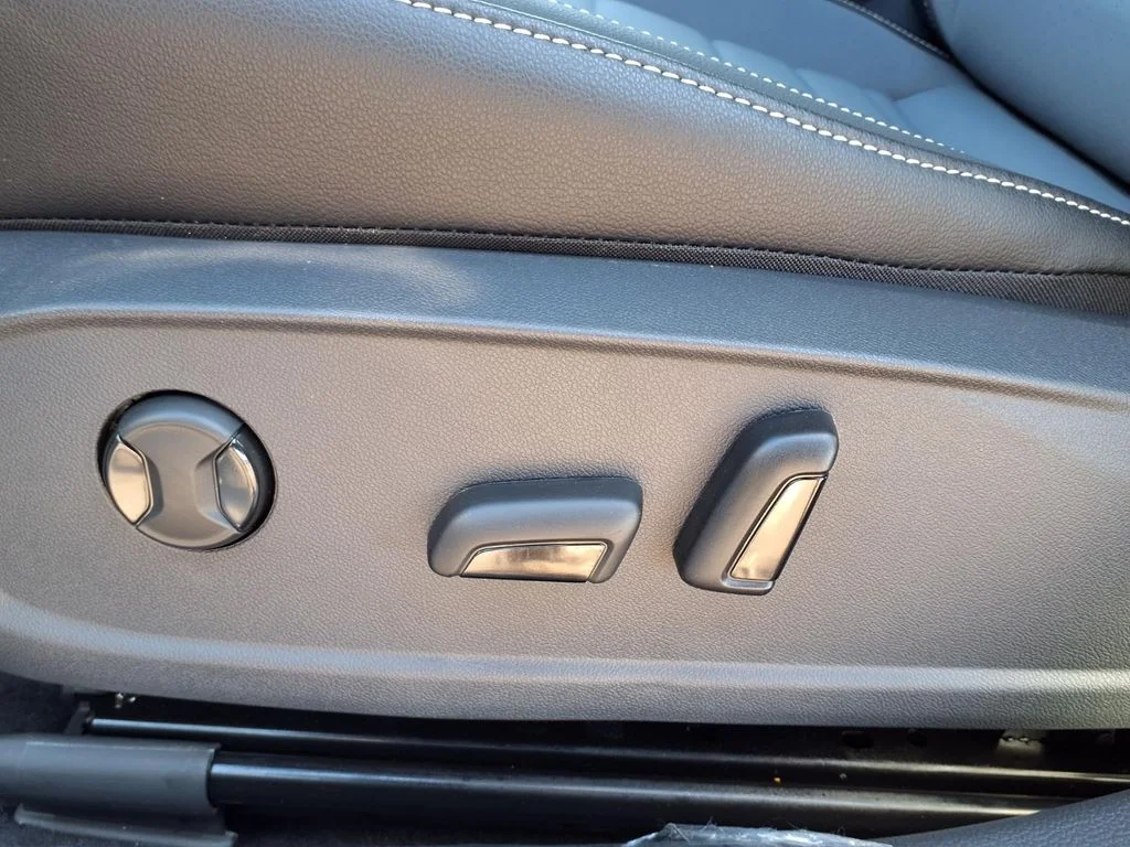 New 2026 Monument Gray Volkswagen 1.5T SE image 10