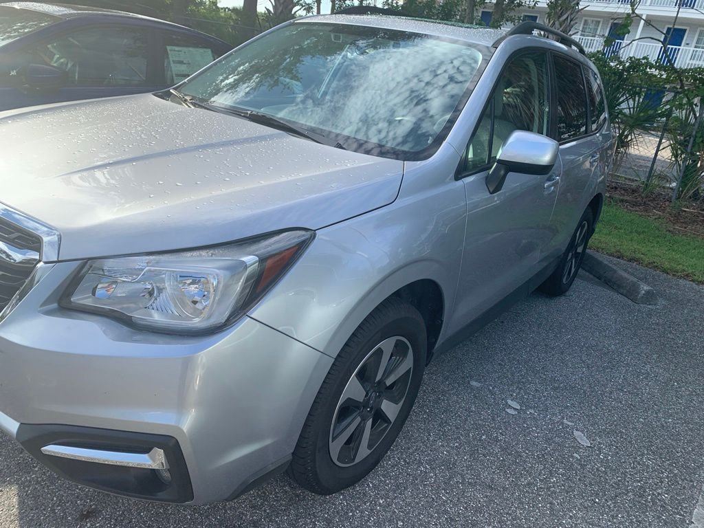 Used 2018 Silver Subaru 2.5i Premium image 2