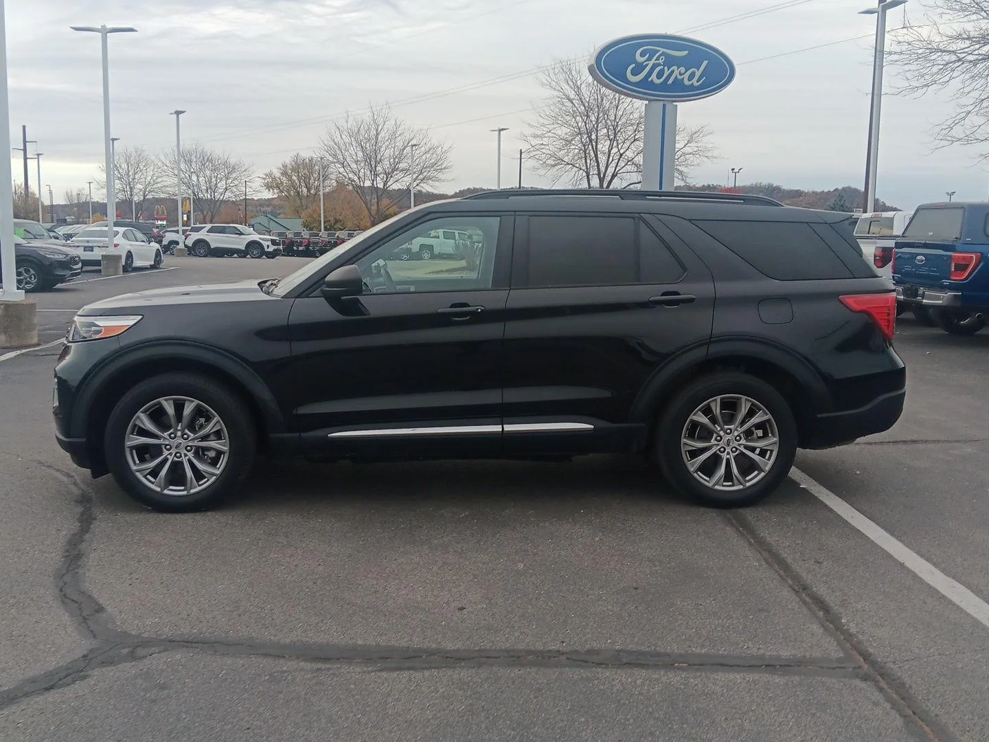 Used 2023 Agate Black Ford XLT image 9