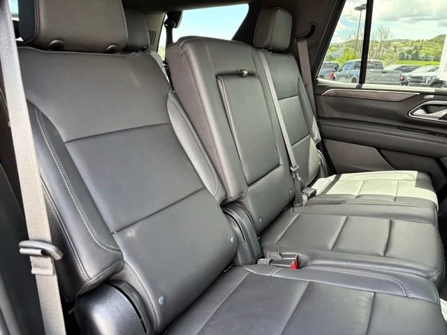 Used 2022 Black Chevrolet Z71 image 23