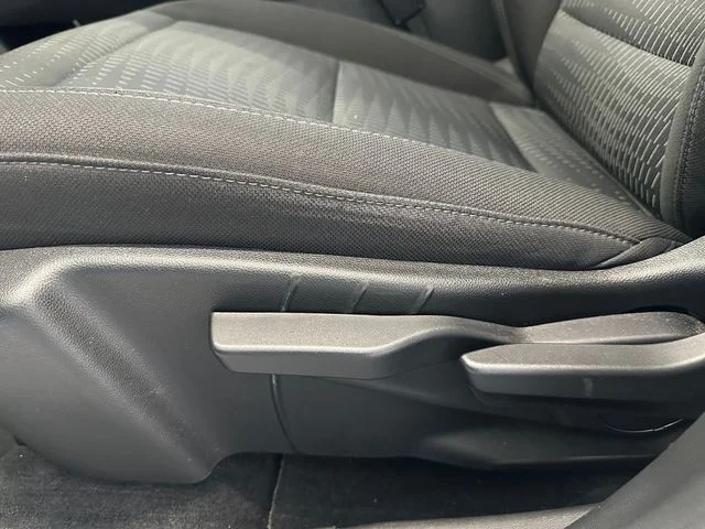 Used 2025 White Chevrolet LT image 17