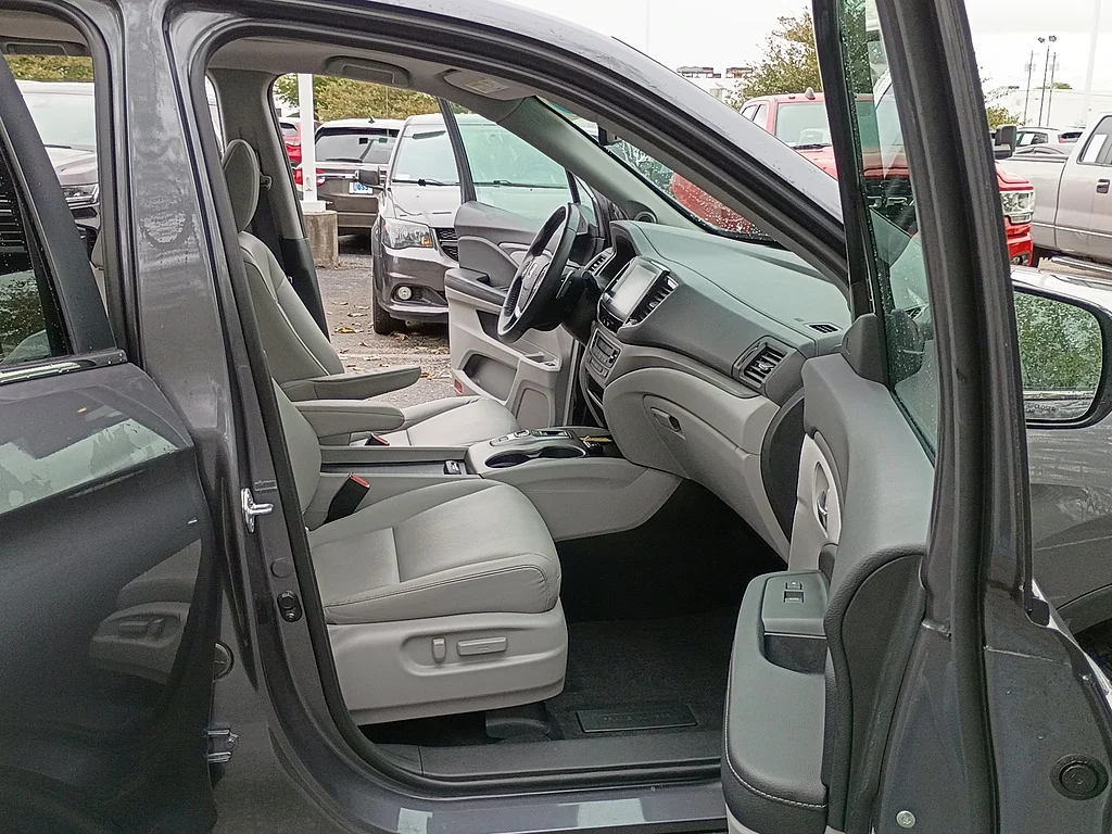 Certified Used 2023 GREY Honda RTL image 15