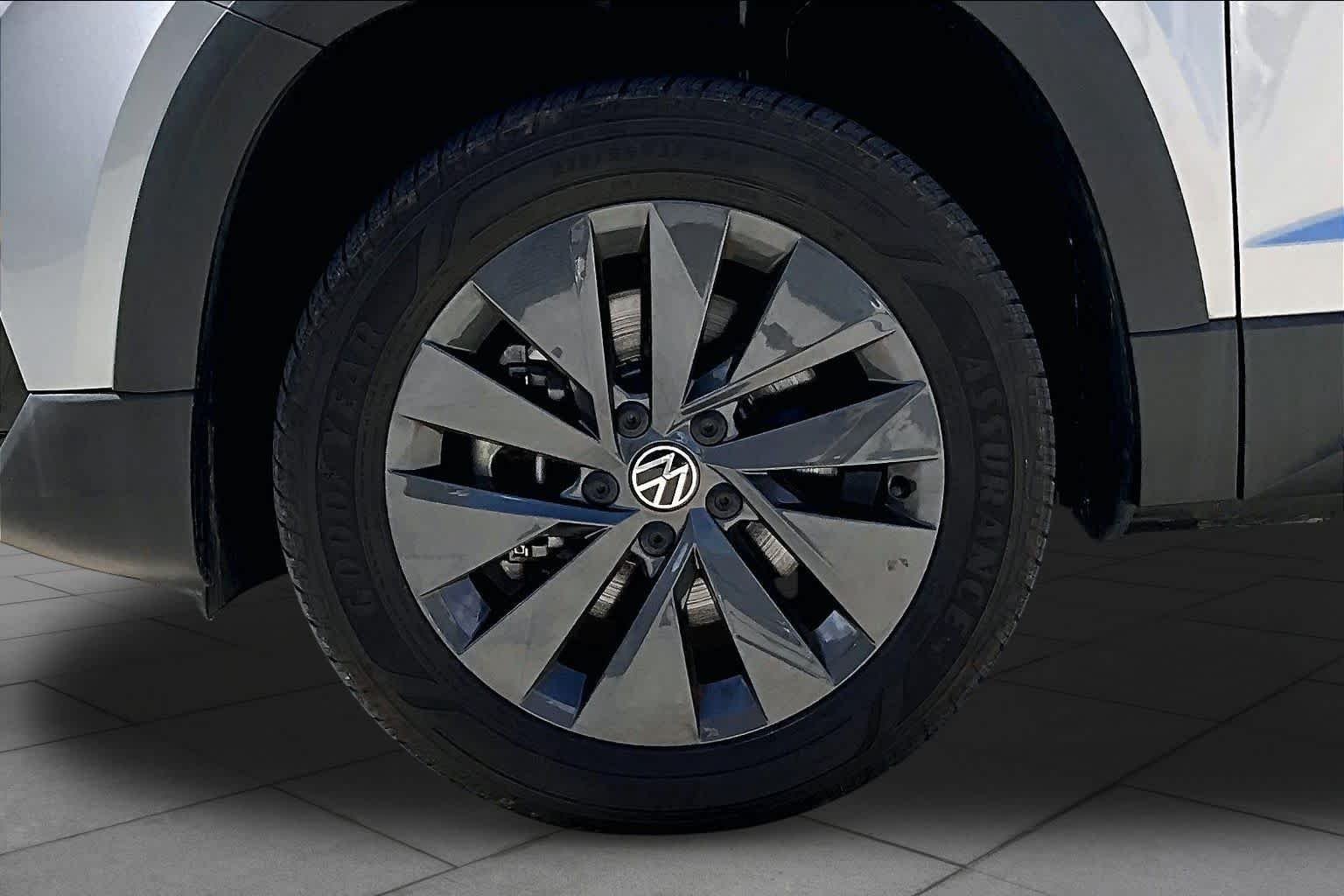 Used 2023 Pyrite Silver Metallic Volkswagen S image 19