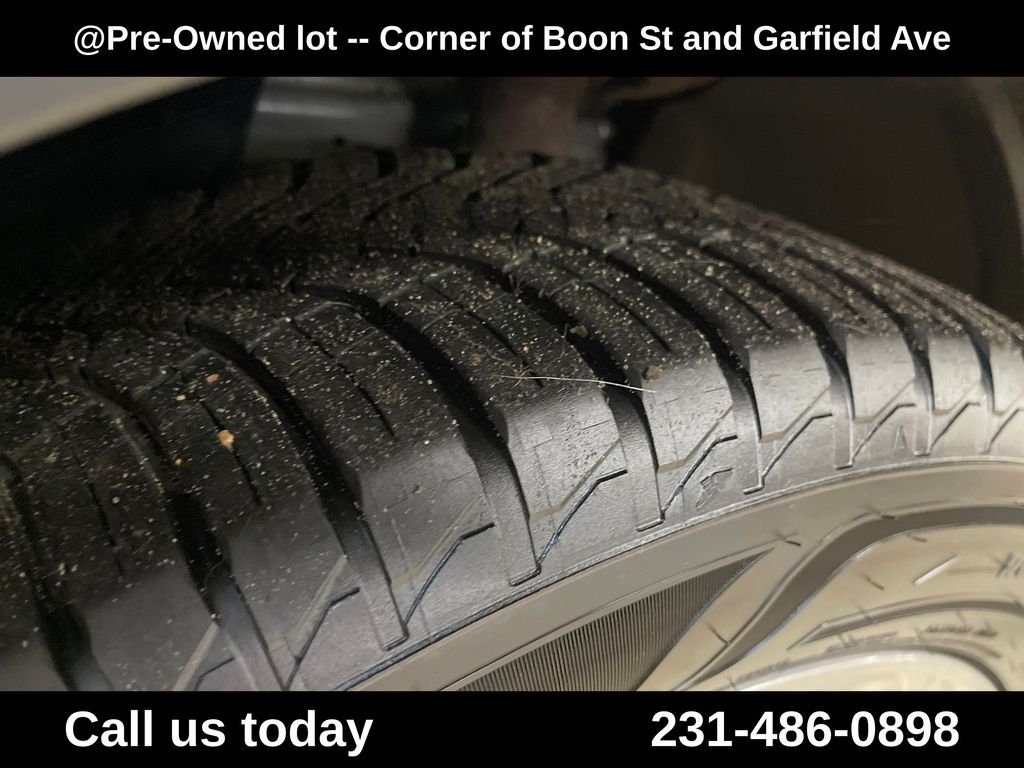 Used 2014 Black Ford SE image 12