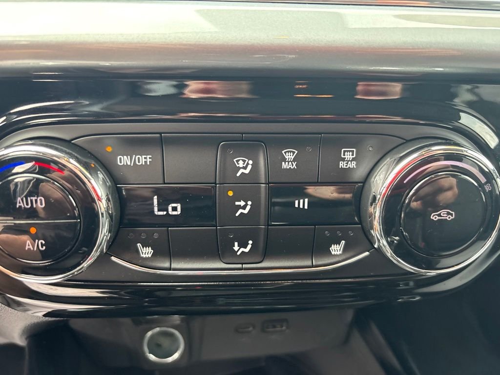 Used 2024 Blue Chevrolet LT image 28