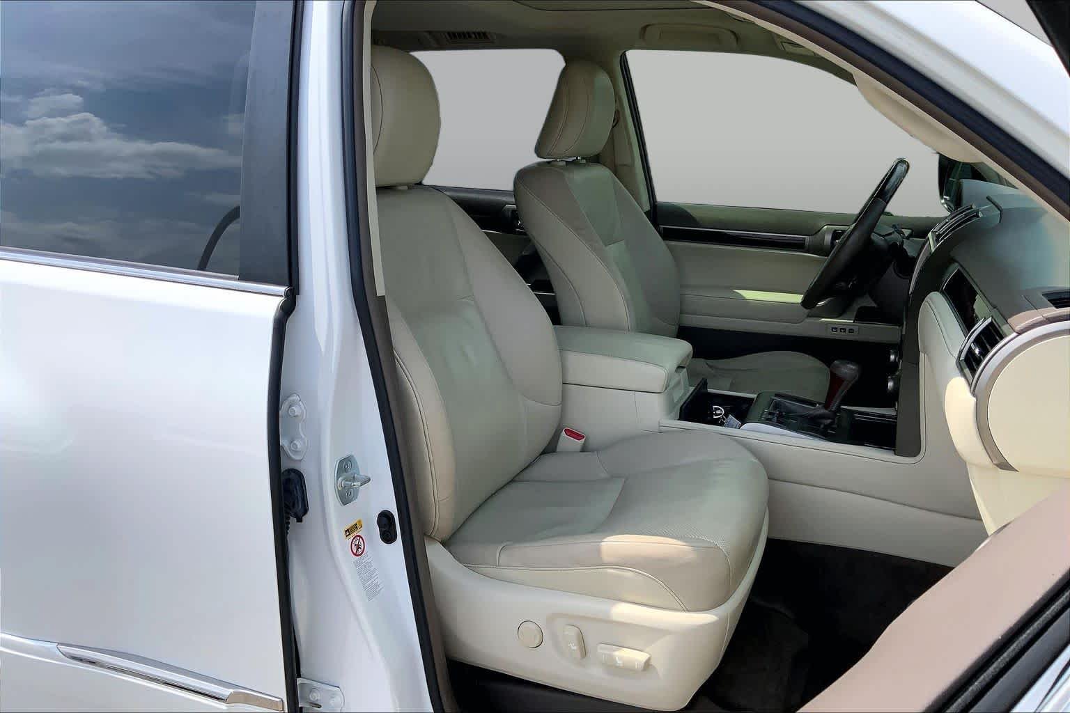 Used 2014 Starfire Pearl Lexus  image 9