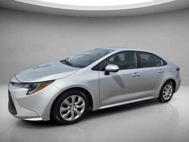 Used 2023 Classic Silver Metallic Toyota LE image 9