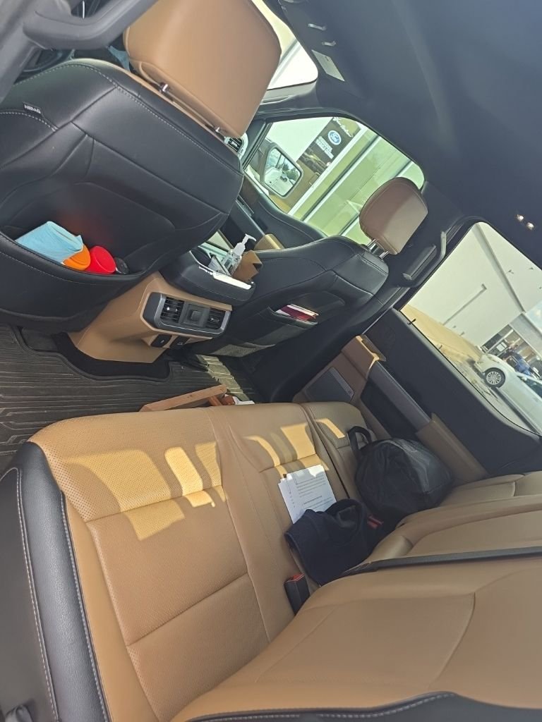 Used 2022 White Ford Lariat image 6