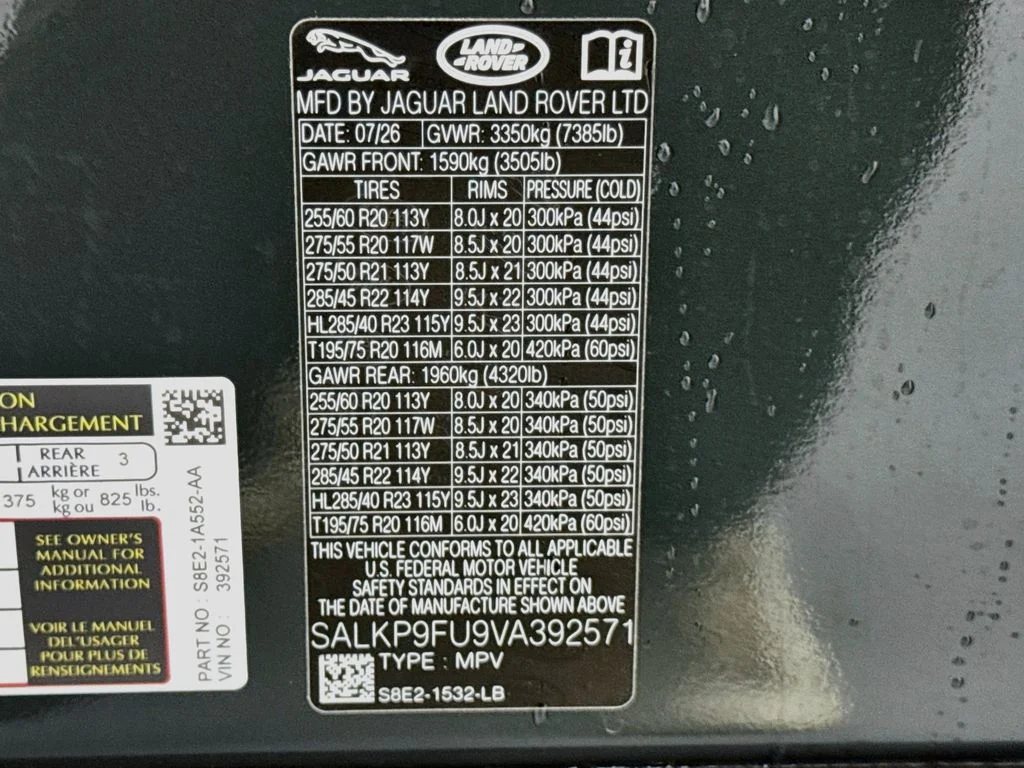 New 2027 Belgravia Green Land Rover SE image 34