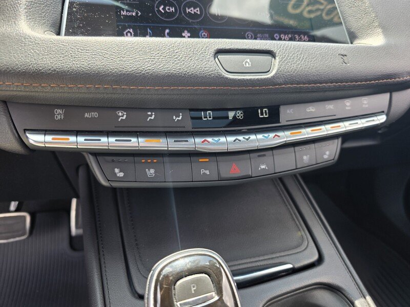 Used 2020 Shadow CADILLAC FWD 4DR SPORT image 26
