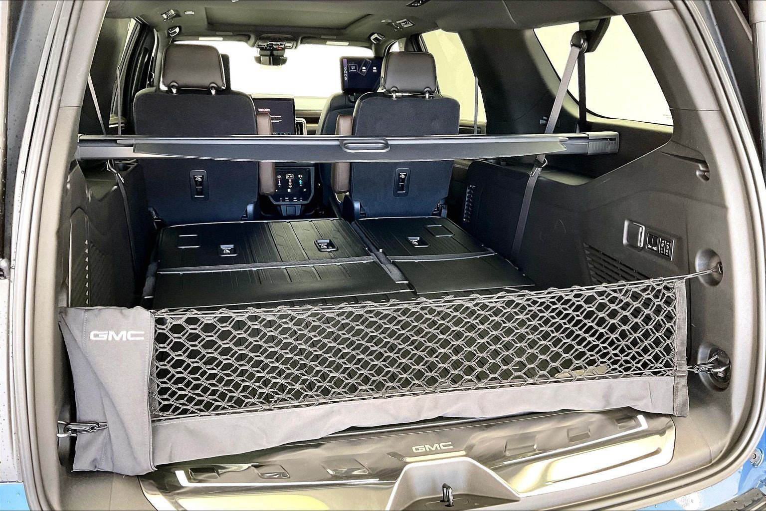 2026 GMC Yukon XL Denali Ultimate - Photo 11