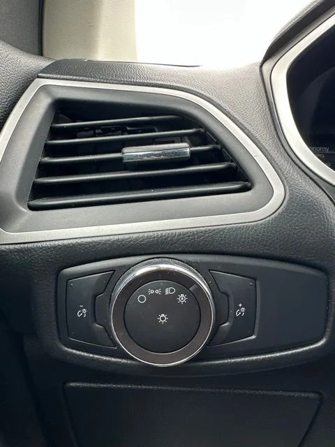 Used 2018 Magnetic Ford SEL image 24