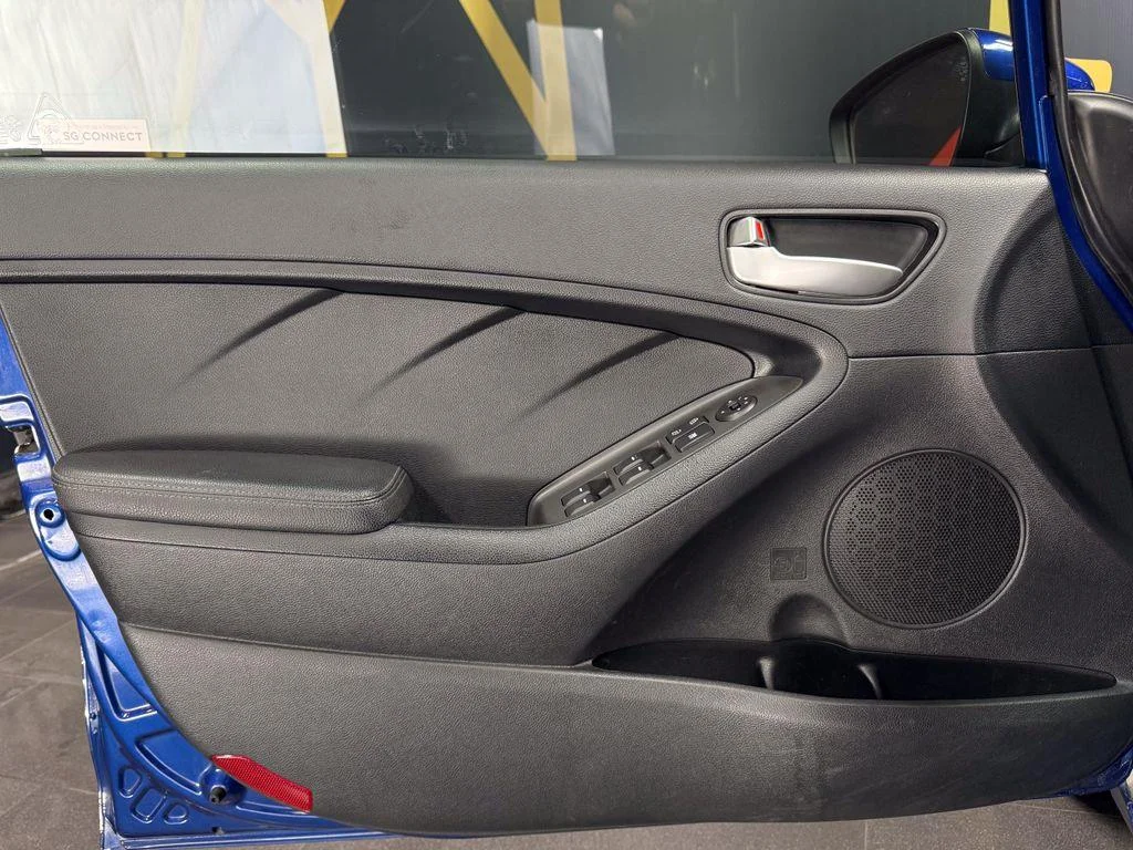 Used 2017 Deep Sea Blue Kia LX image 21