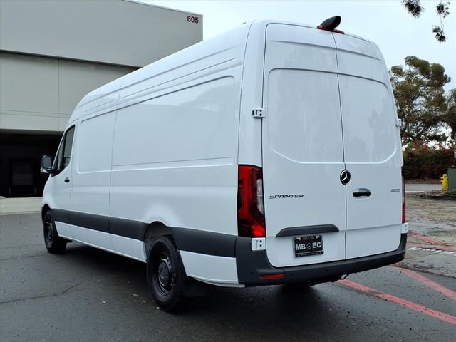 New 2026 White Mercedes-Benz Cargo 170 WB image 18