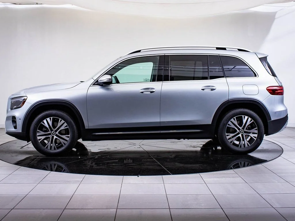Used 2026 Mountain Gray Metallic Mercedes-Benz GLB 250 image 5