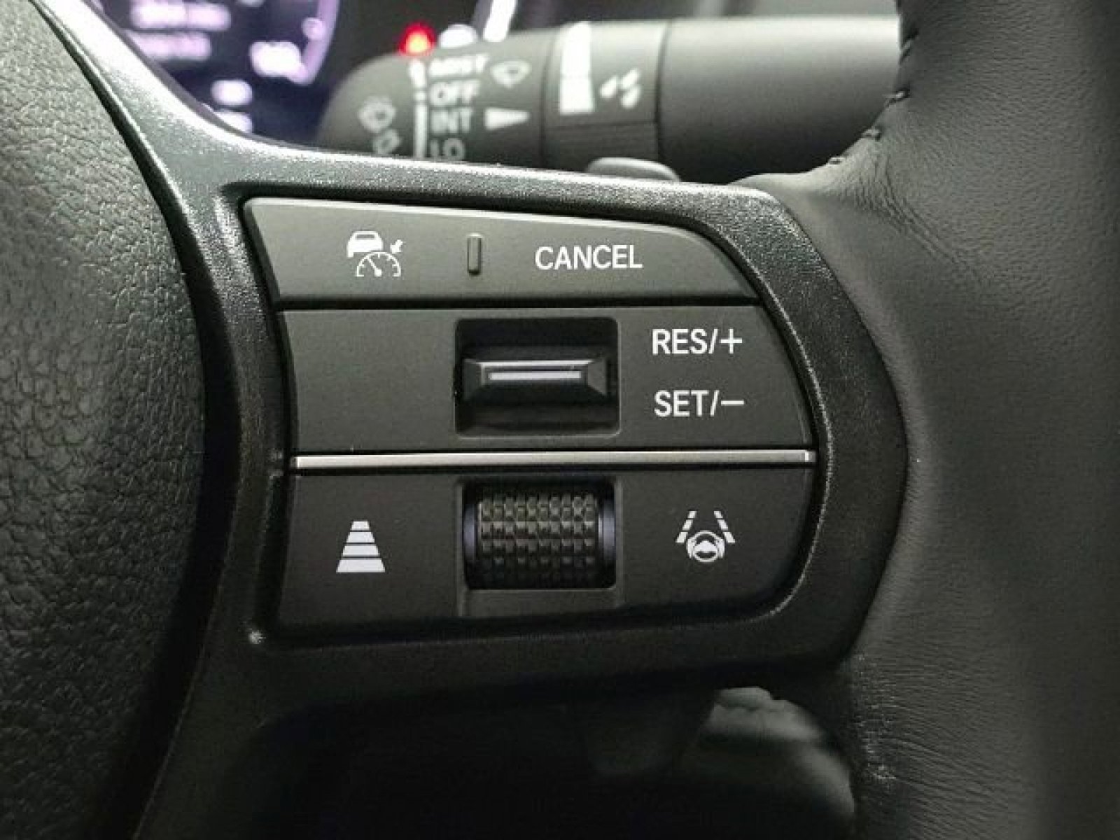 Certified Used 2025 Solar Silver Metallic Honda Sport-L image 19