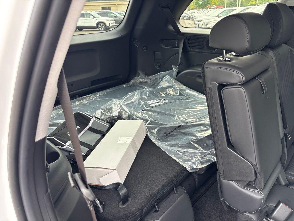New 2027 White Hyundai SEL Premium AWD image 18
