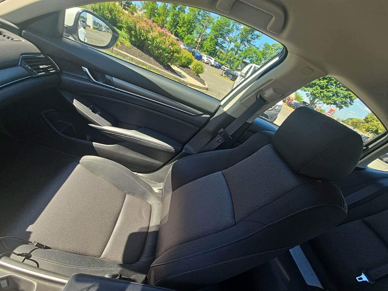 Used 2018 White Honda LX 1.5T image 20