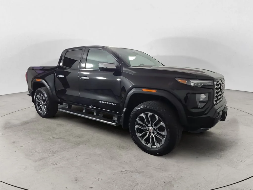 Used 2024 Black GMC Denali image 3