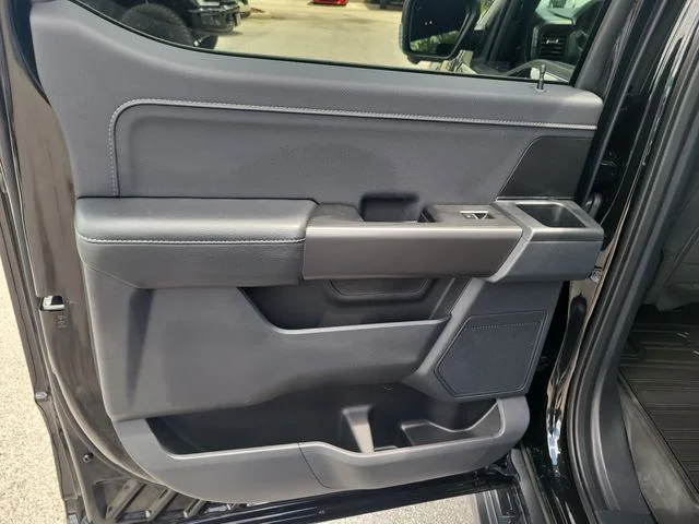 Used 2024 Black Ford XLT image 12