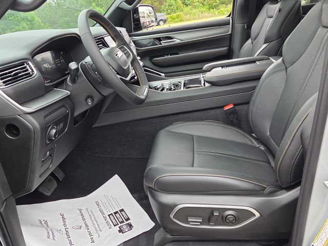 New 2026 Silver-Zynith Exterior Paint Jeep  image 6