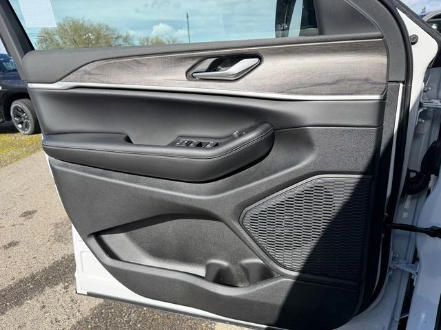 New 2026 White Jeep Altitude image 13
