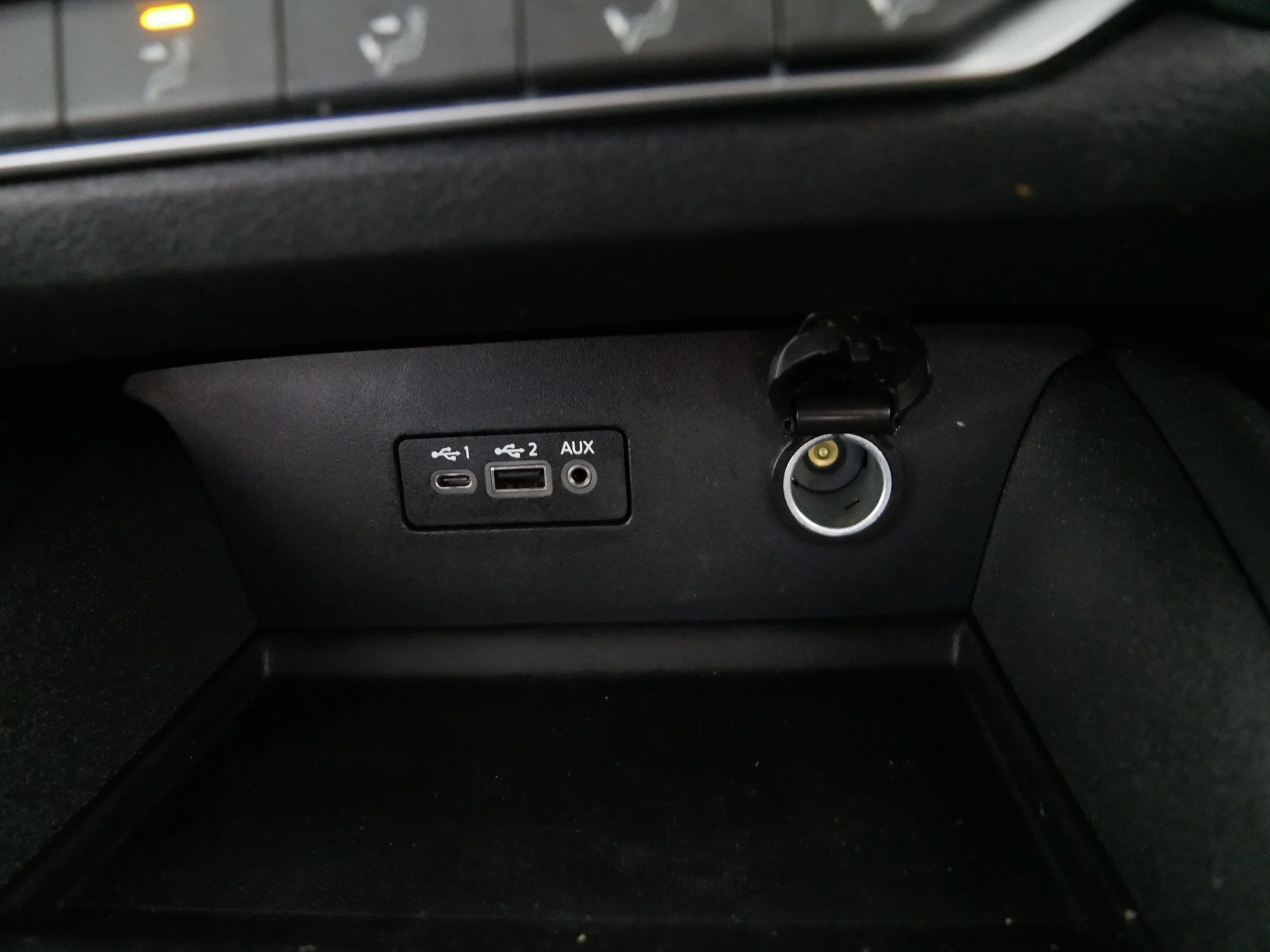 Used 2025 Super Black Nissan SV image 30
