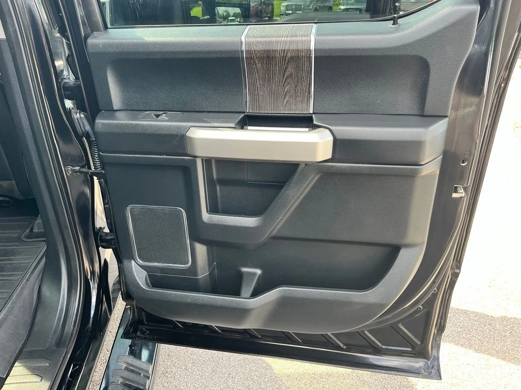 Used 2021 Black Ford Lariat image 9