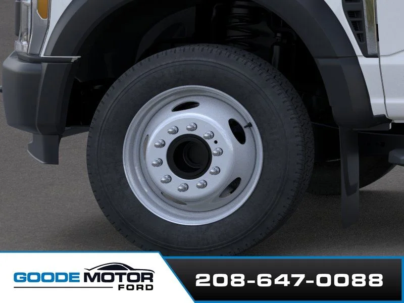 New 2026 Oxford White Ford F-450® XL image 19