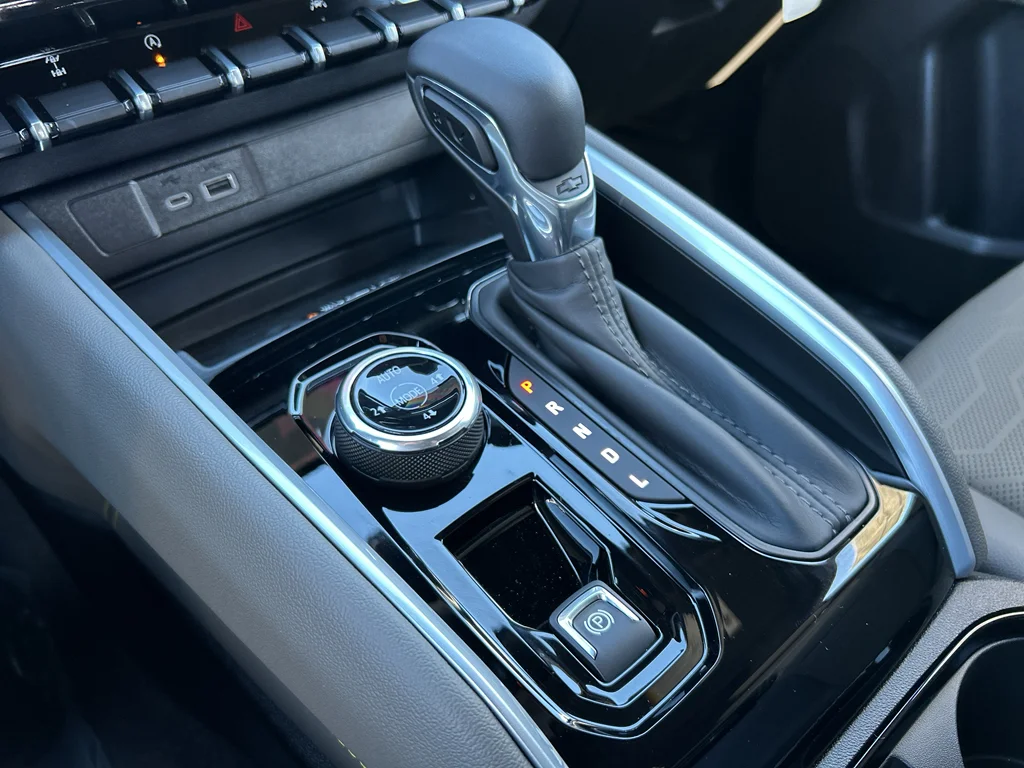 2026 Chevrolet Colorado ZR2 - Photo 34