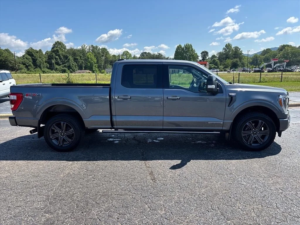 Used 2023 Gray Ford Lariat image 9