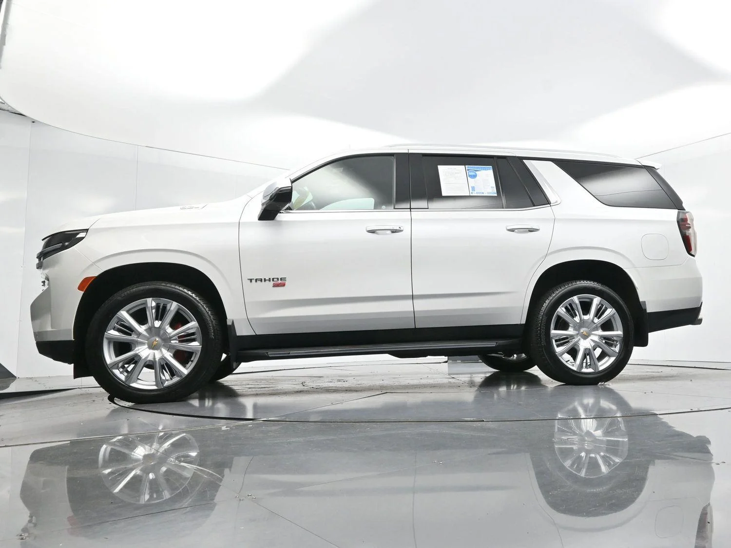Used 2023 Iridescent Pearl Tricoat Chevrolet Premier image 55